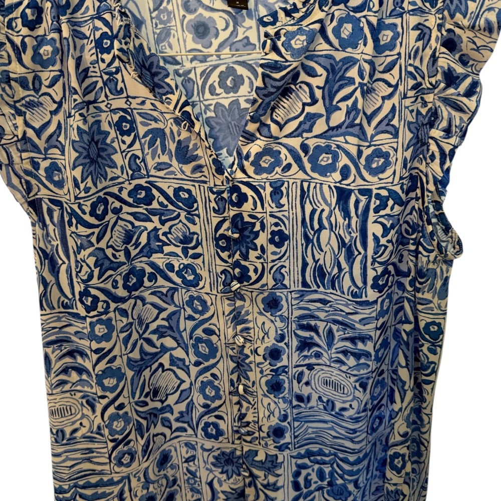 Ann Taylor Blue and White Floral Blouse